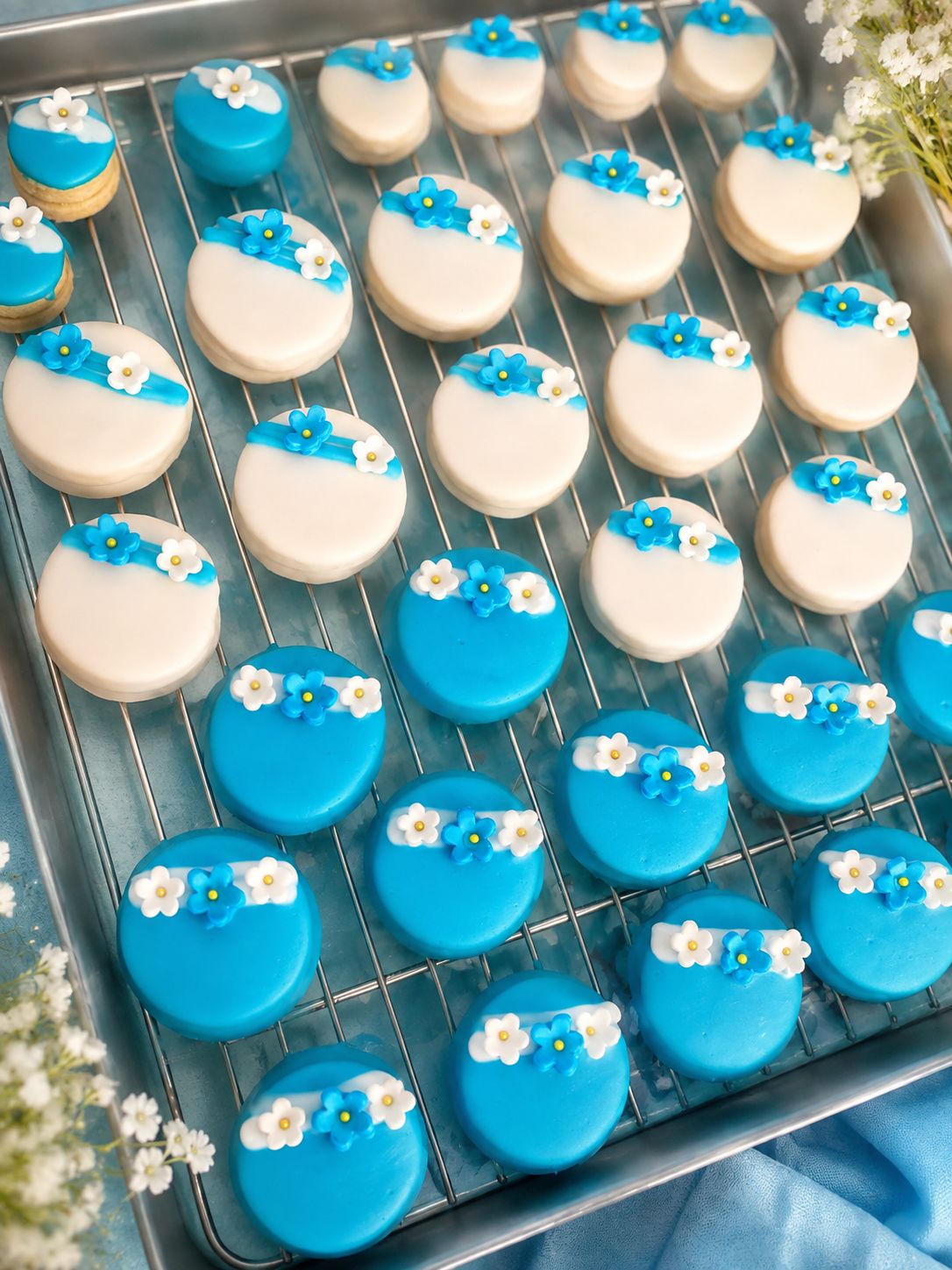 Blue and white Napo with sugar flowers — Napo  by Crazy Napo